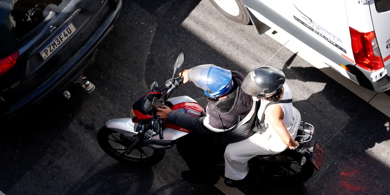 Bombeiros do RJ alertam: capacete fechado salva vidas de motociclistas