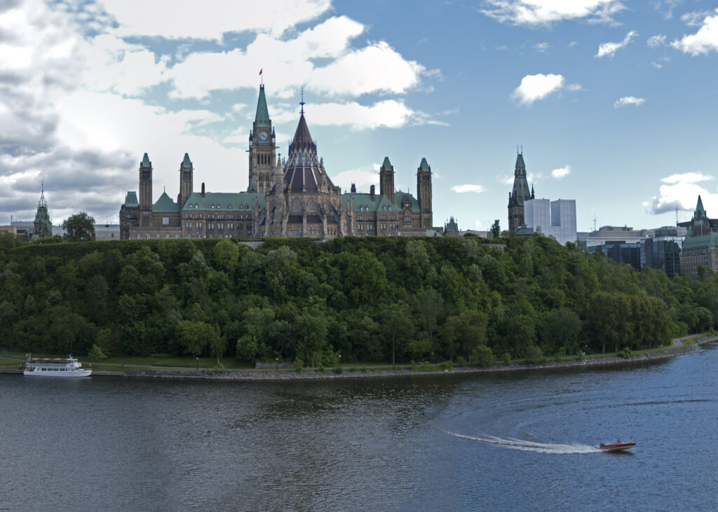 Vista do Parliament Hill, sede do Parlamento canadense em Ottawa