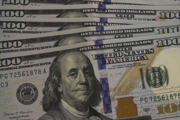 Dólar fecha em R$ 5,08 e bolsa registra quarta queda consecutiva