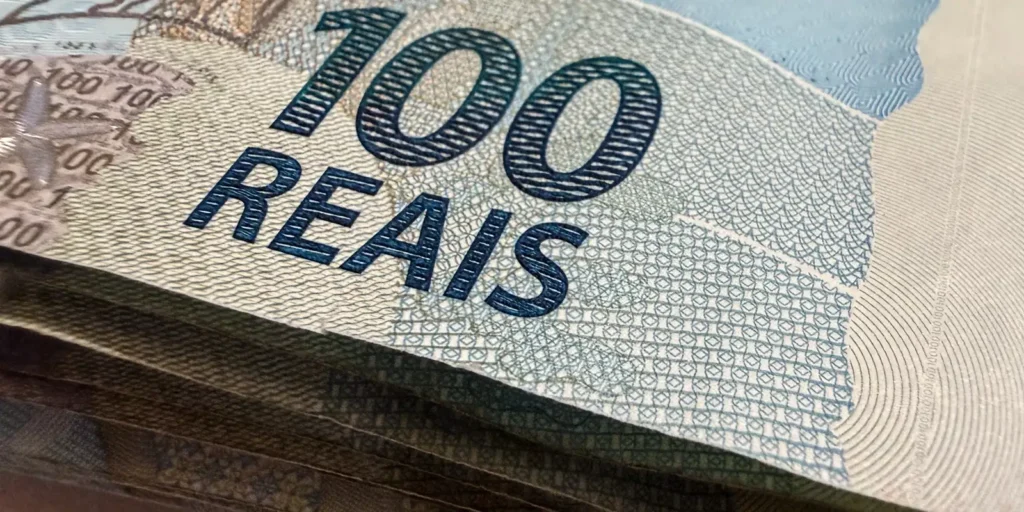 Dólar recua para R$ 5,07, menor valor em um mês; Bolsa permanece estável