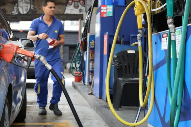 Fazenda avalia estender subsídio de R$0,44 na gasolina