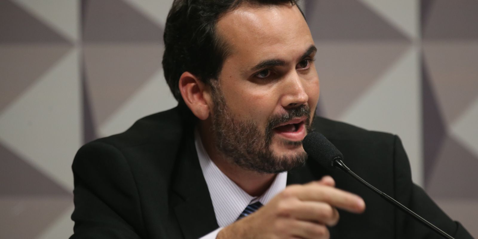 Ministro Bruno Moretti descarta retorno do subsídio de R$0,35 ao diesel