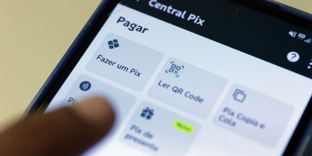 Pix brasileiro desafia controle financeiro dos EUA, afirmam especialistas