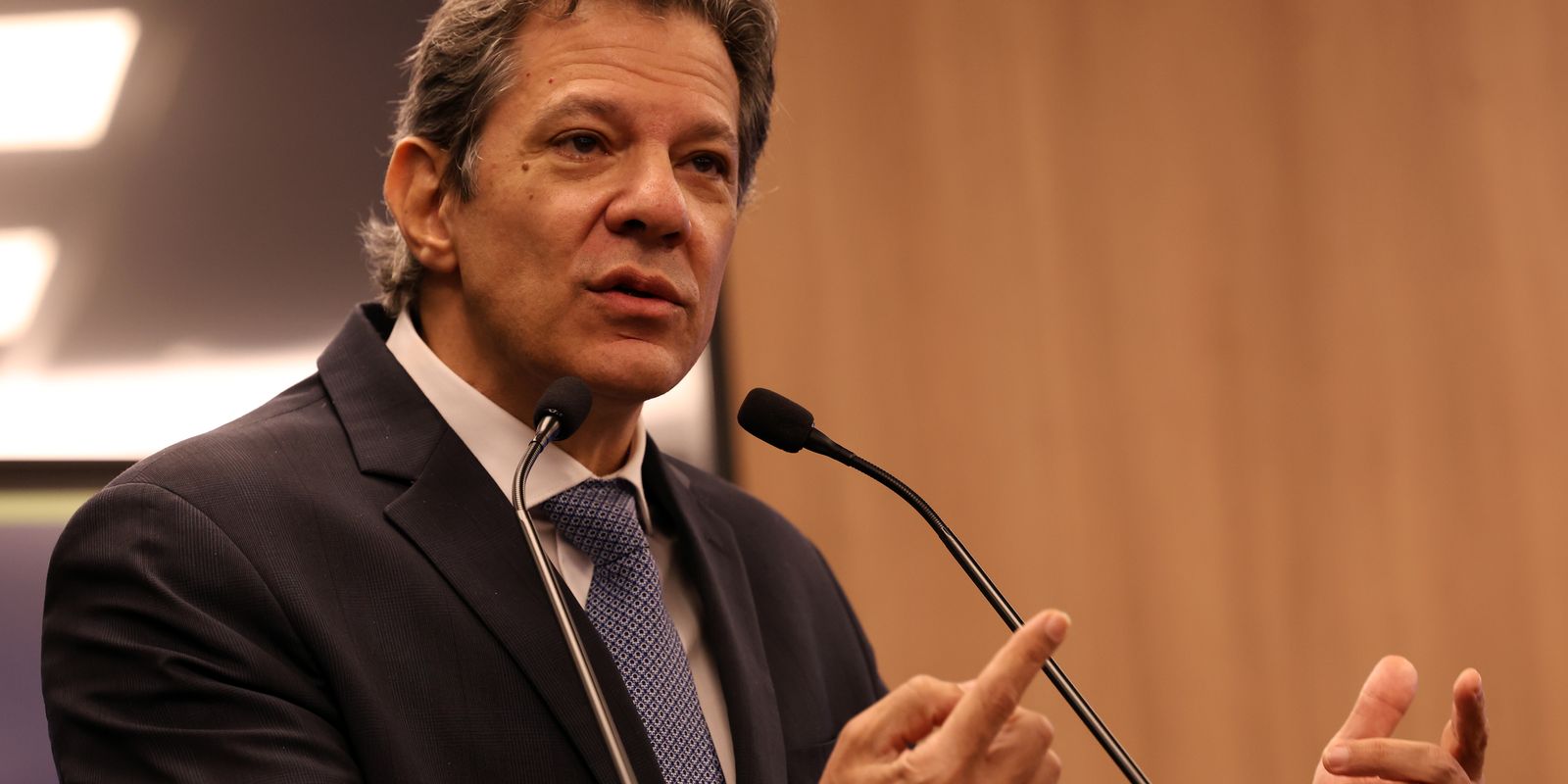 PT confirma Haddad ao governo de SP com Márcio França como vice