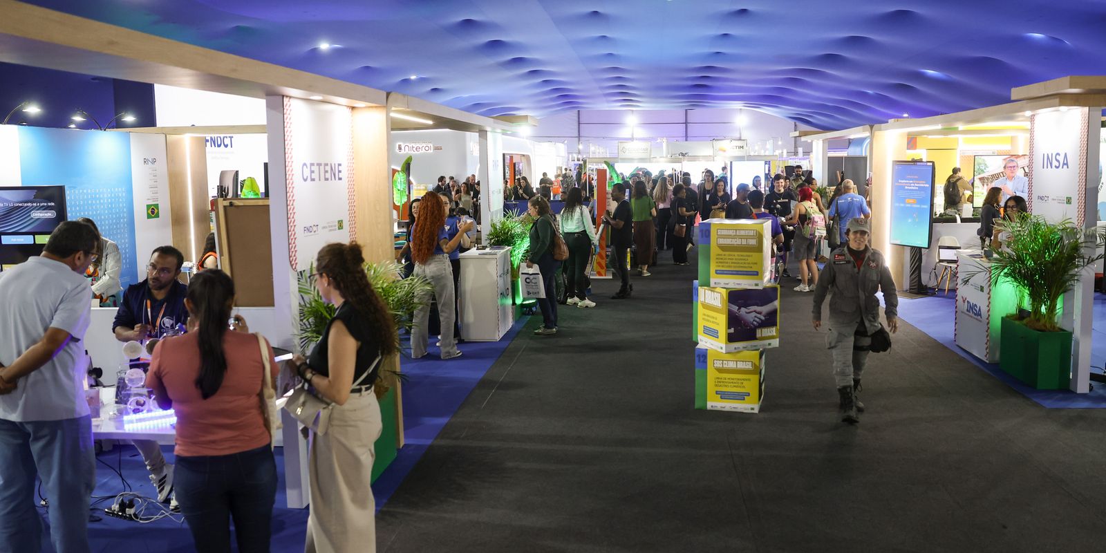 UFF recebe ExpoT&C: maior feira científica da América Latina
