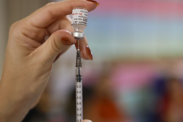 Vacina corta quase metade dos casos de HPV entre jovens no Brasil