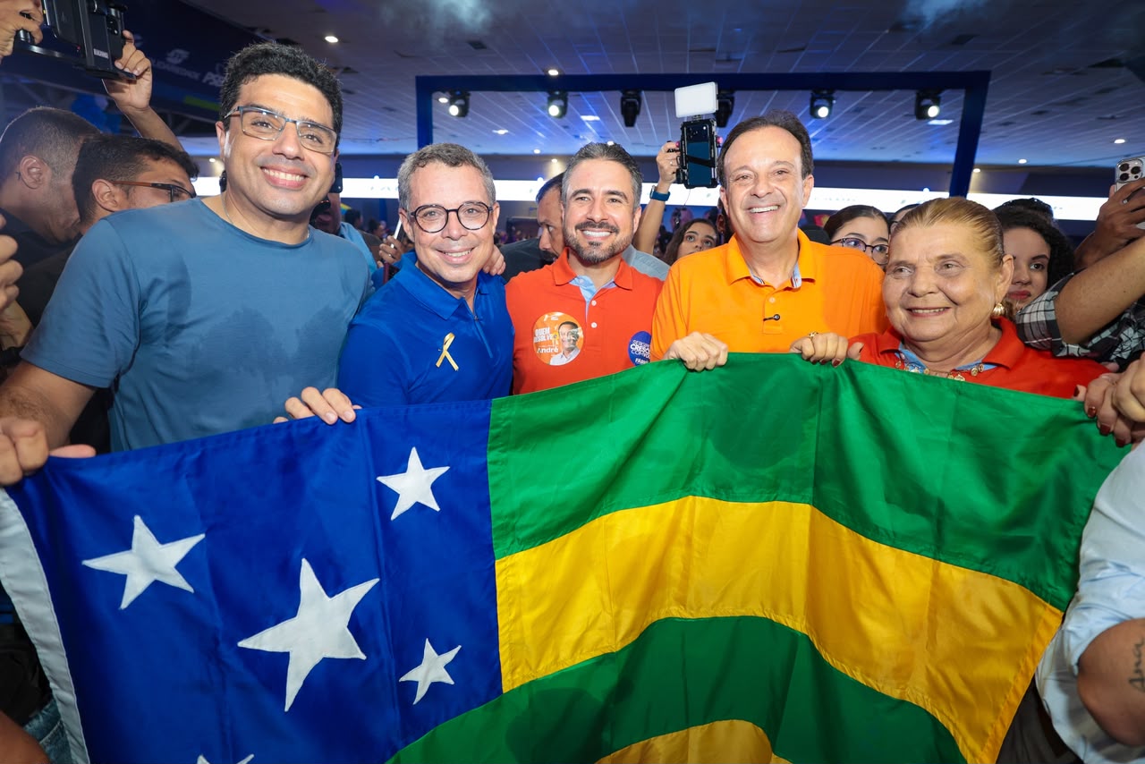 Após maior ato político de Sergipe, Fábio Mitidieri ainda reserva tempo pra população