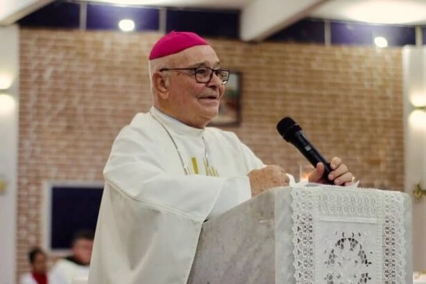 Arquidiocese informa internação de Dom José Palmeira Lessa em Aracaju