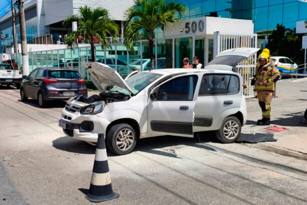 Batida em Av. Antônio Carlos Leite Franco provoca princípio de incêndio