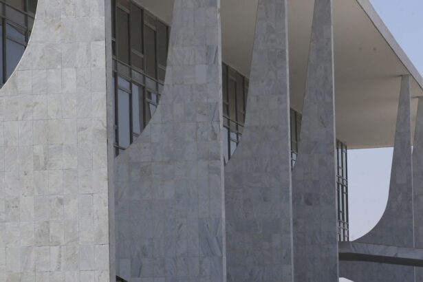 Brasil abre processo de reciprocidade contra tarifas dos EUA
