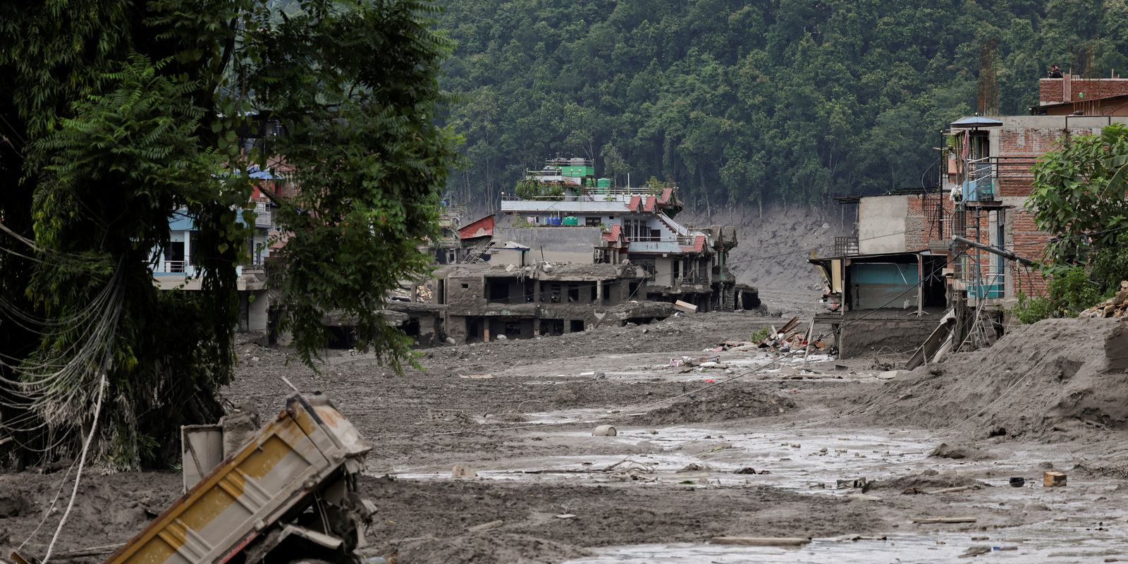 Deslizamentos e inundações provocam 157 mortes no Nepal e Tibete