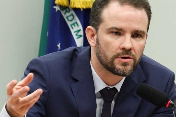 Durigan: juros altos impulsionam dívida pública, não gastos