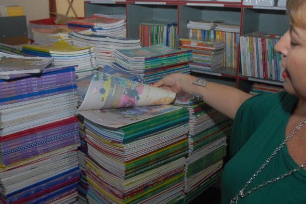 Escolas têm até 8 de setembro para escolher livros do PNLD 2027
