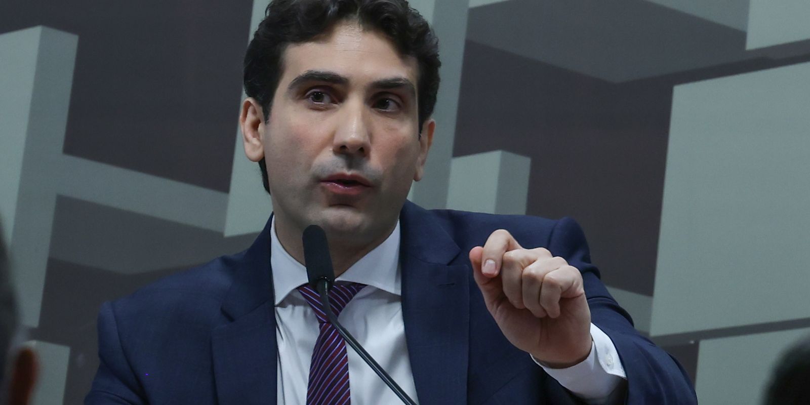 Gabriel Galípolo pede ação contra empresas que buscam usar garantia do FGC