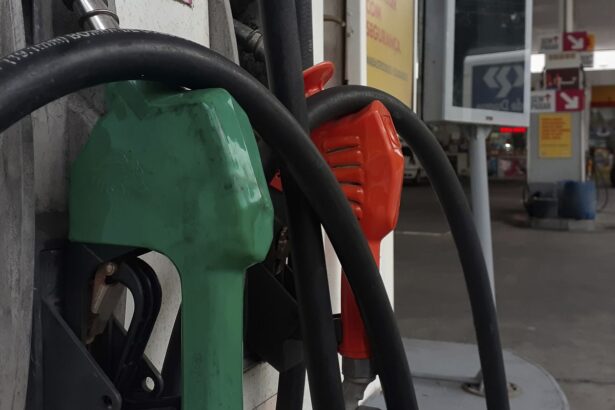 Mataripe reduz gasolina em 11,3% e pressiona preços no Nordeste