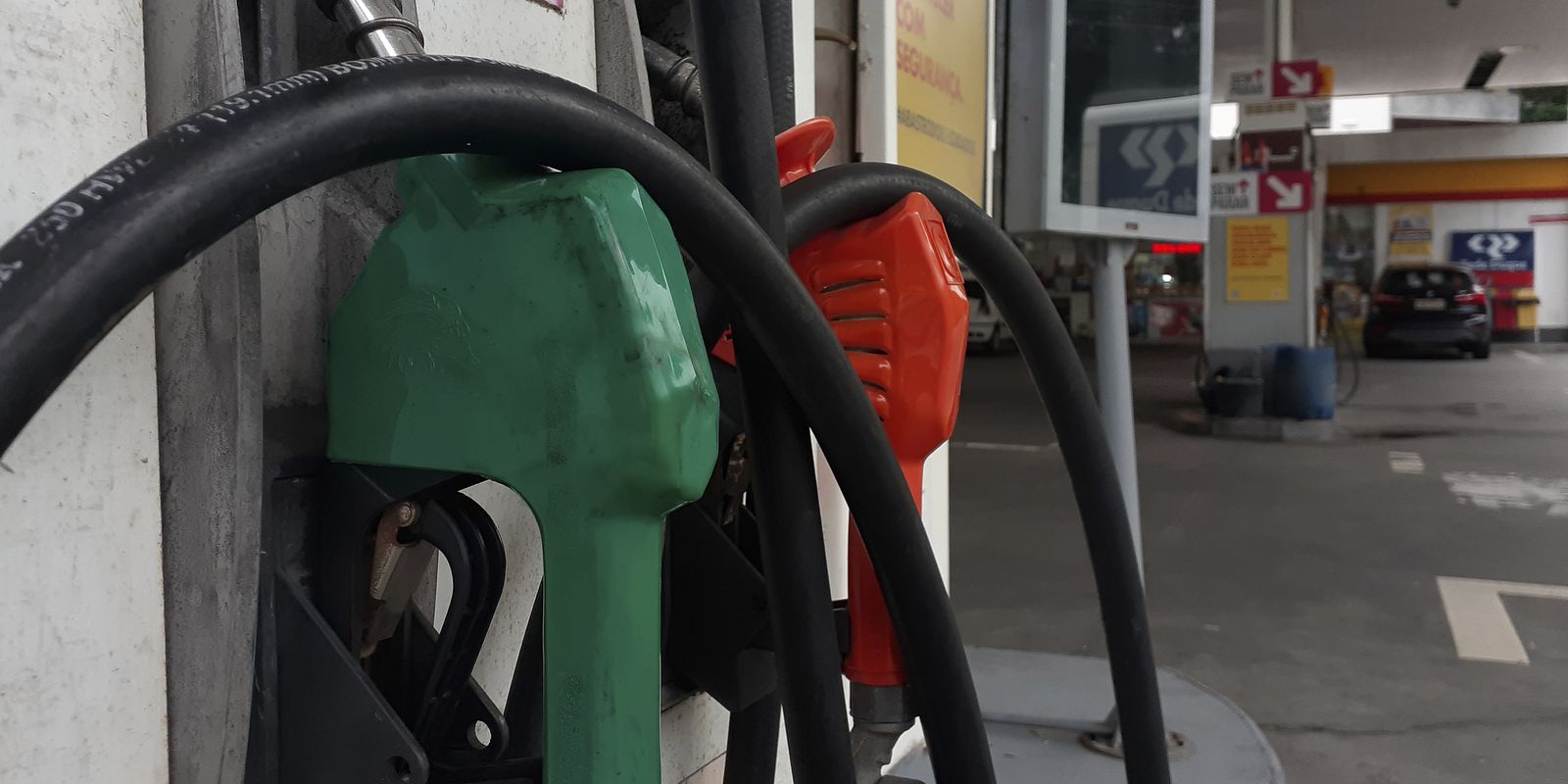 Mataripe reduz gasolina em 11,3% e pressiona preços no Nordeste