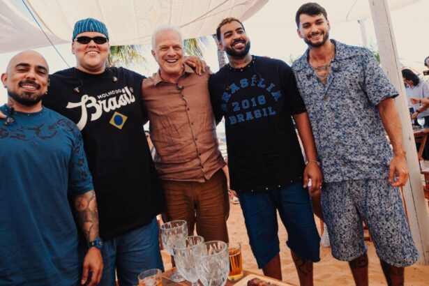 Menos É Mais volta ao 'Conversa com Bial' e revela origem do 'Churrasquinho'