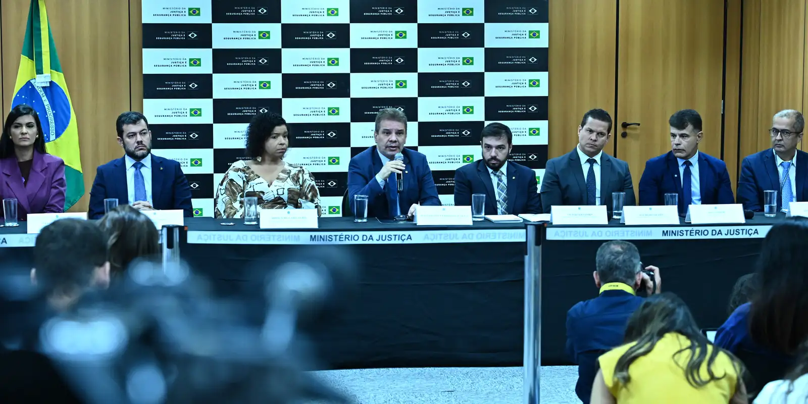 Ministério da Justiça desarticula grupo que planejava ataques em Brasília