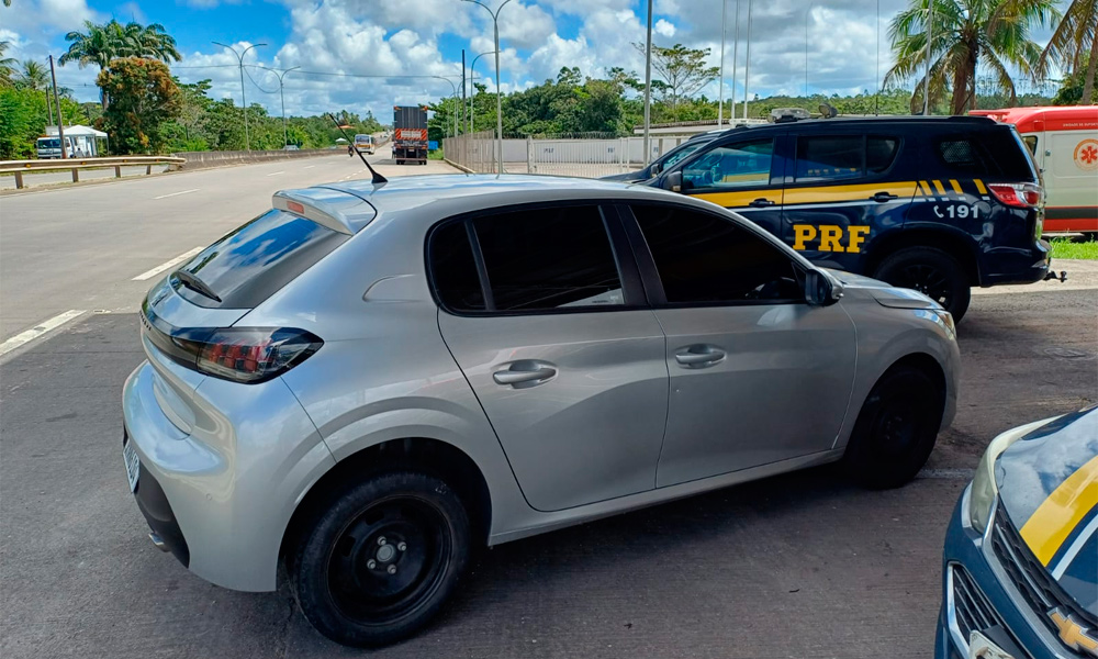PRF recupera veículo furtado em Cristinápolis após abordagem na BR-101