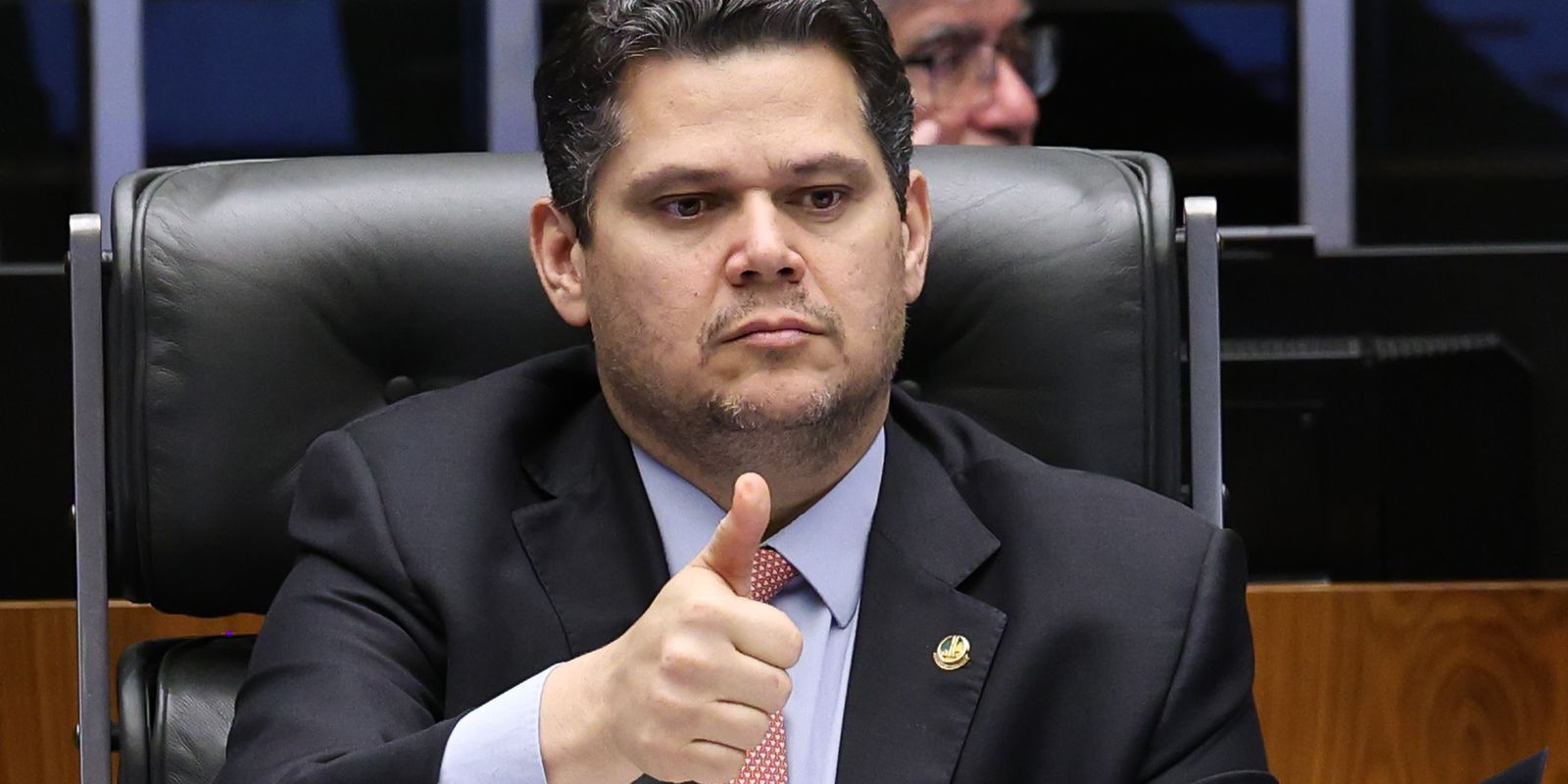 Senado despacha PEC que prevê fim da escala 6x1 após diálogo com Lula
