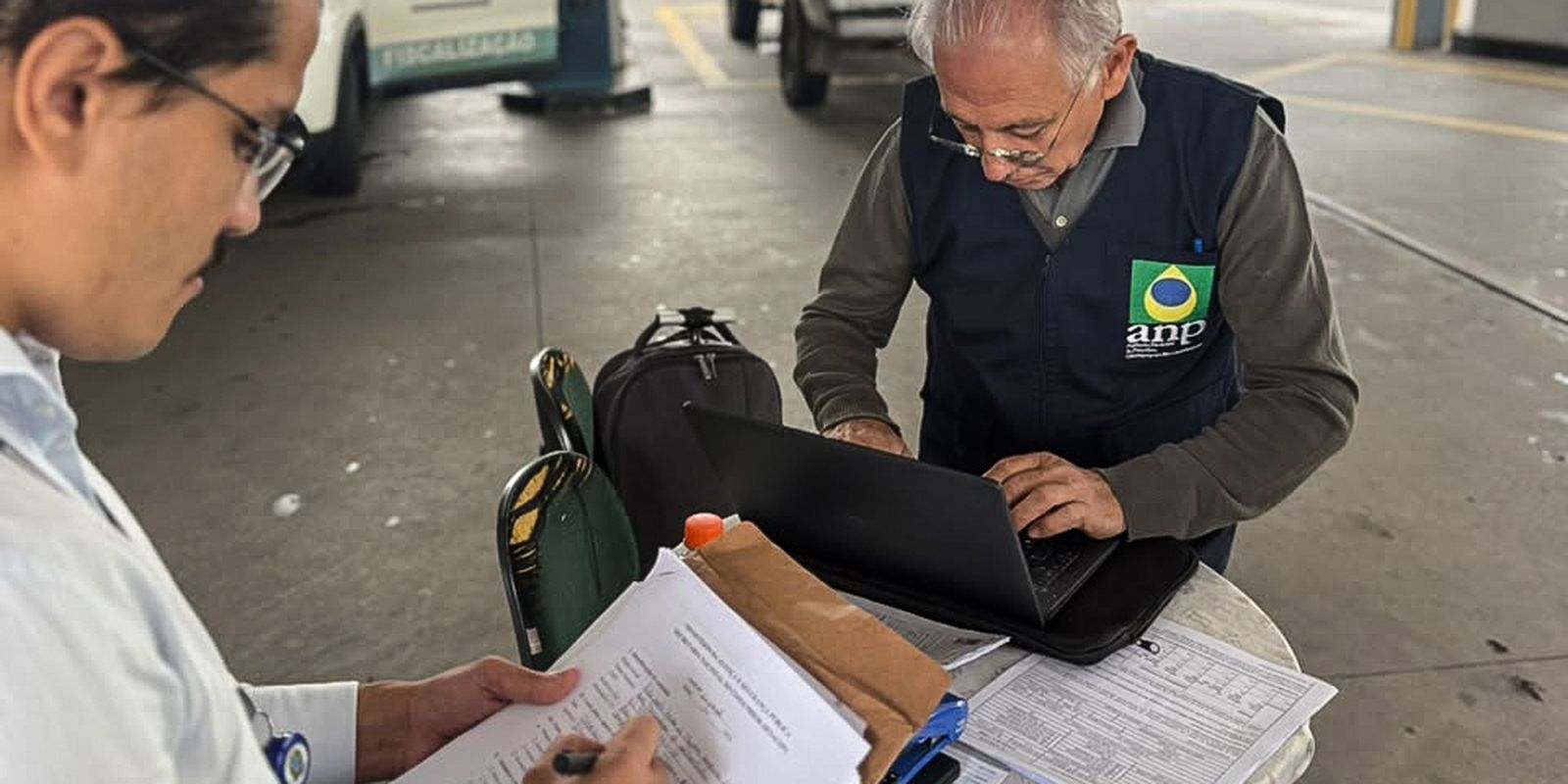 ANP multa distribuidoras em R$200 milhões por aumentos abusivos