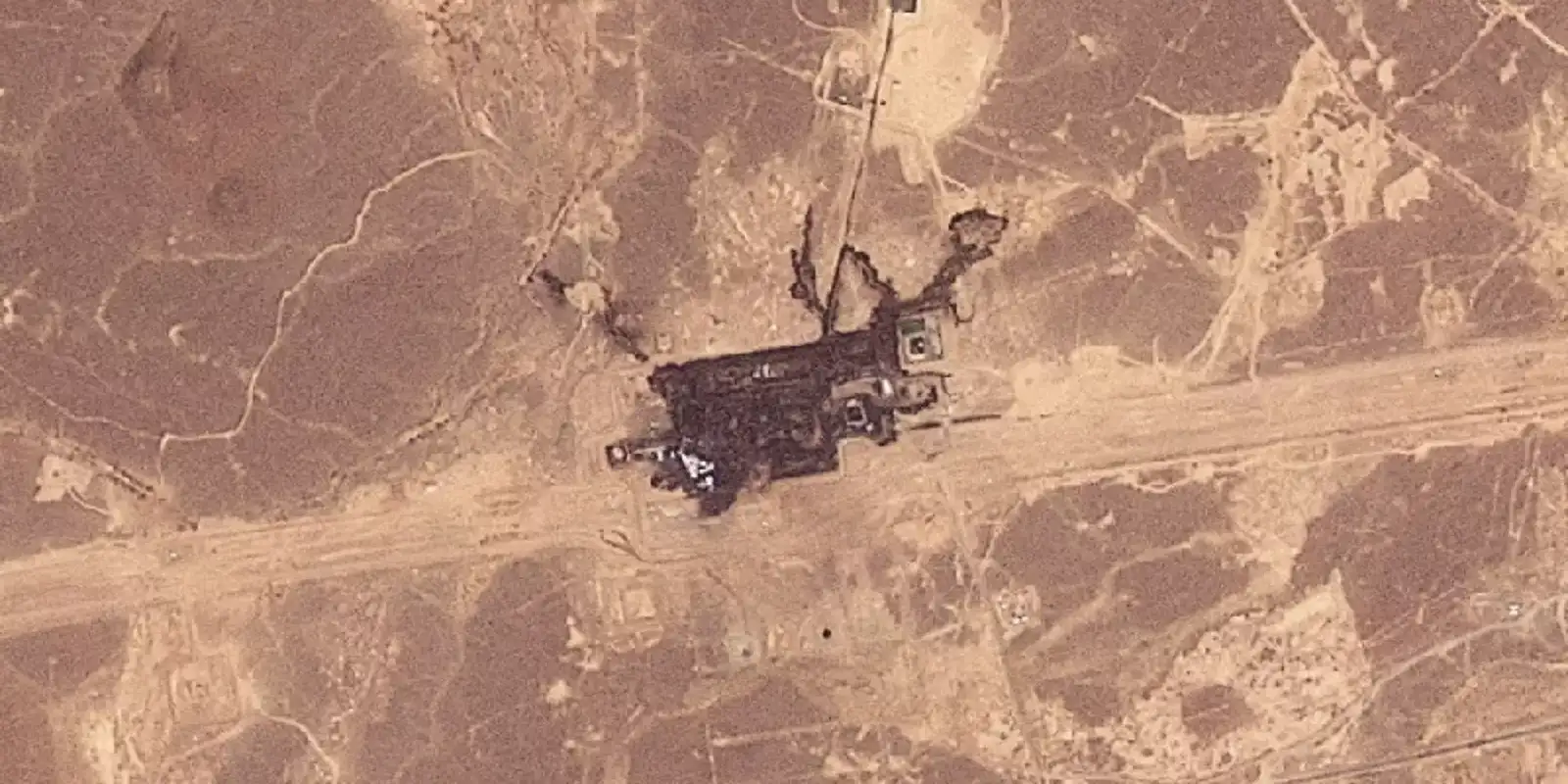 Arábia Saudita fecha oleoduto após ataque; houthis avançam no Mar Vermelho