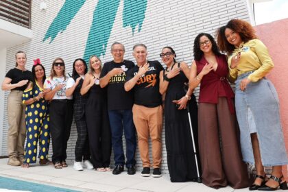 Eduardo Amorim ao lado de candidatas e candidatos do Avante em Sergipe