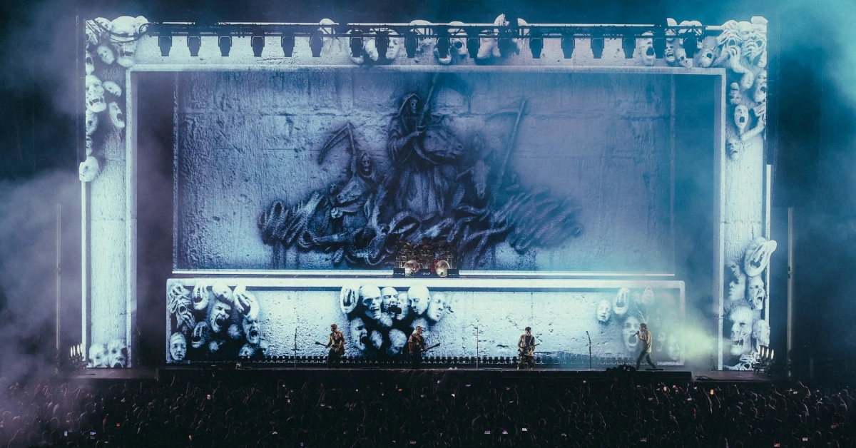 Avenged Sevenfold estreia visual inédito e palco em três atos no Rock in Rio