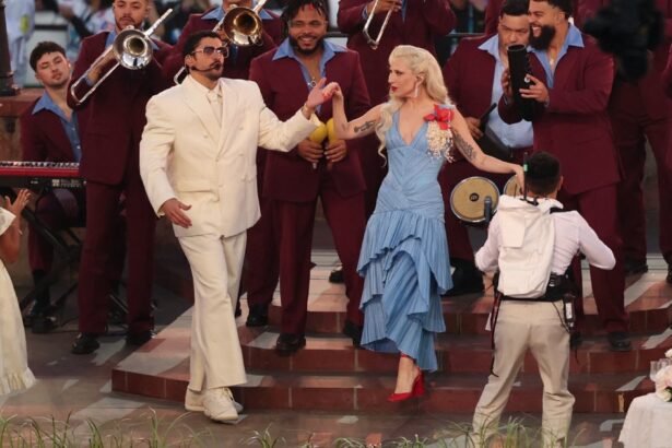 Bad Bunny leva Emmy de horário nobre pelo show do Super Bowl