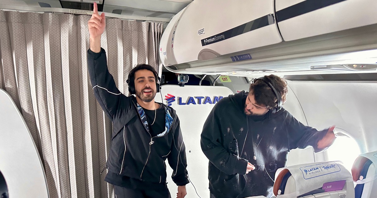 Cat Dealers tocam dentro de avião a 10 mil pés antes do Rock in Rio