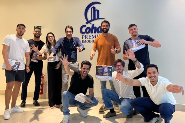 Equipe da Cohab Premium com o material de divulgação da Cohab Expo, em Aracaju