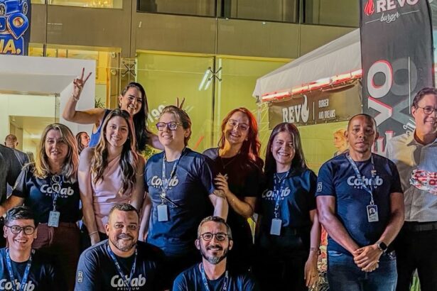 Colaboradores da Cohab Premium celebram o fim da primeira Cohab Expo, no bairro Jardins