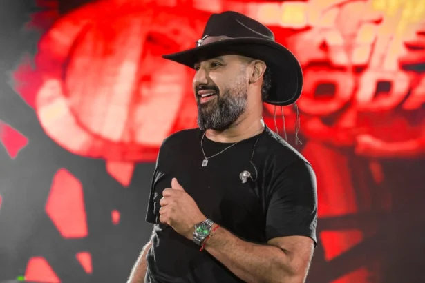 Com Wesley Safadão, Raí Saia Rodada estreia '25 Anos – Vol. 1' ao vivo