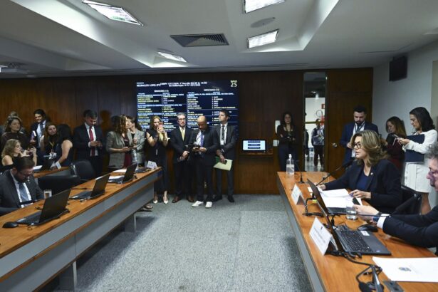 Comissão aprova zerar imposto de 20% em remessas até US$50