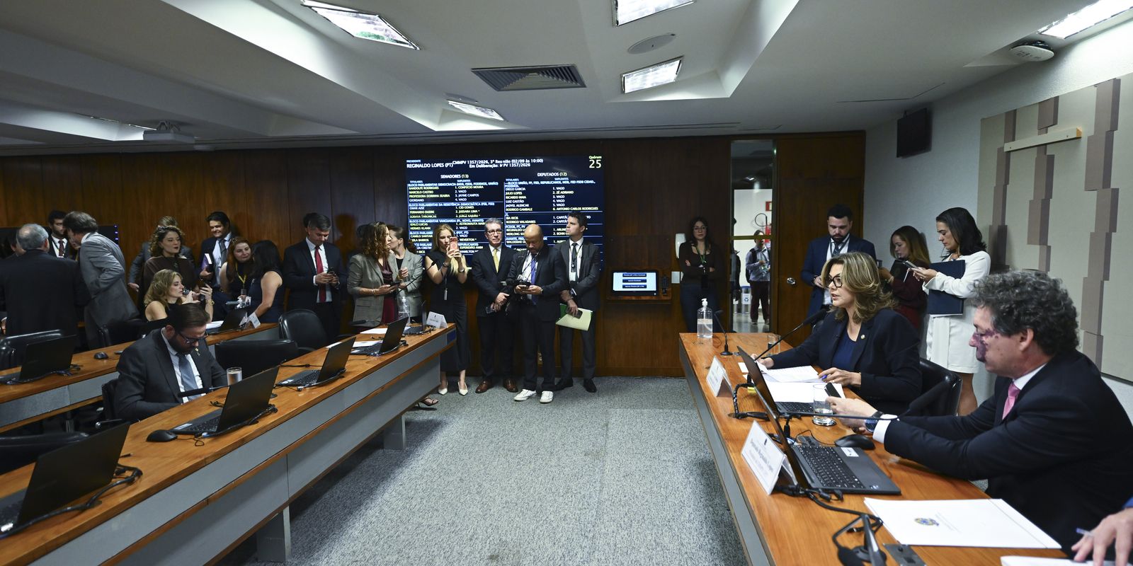 Comissão aprova zerar imposto de 20% em remessas até US$50