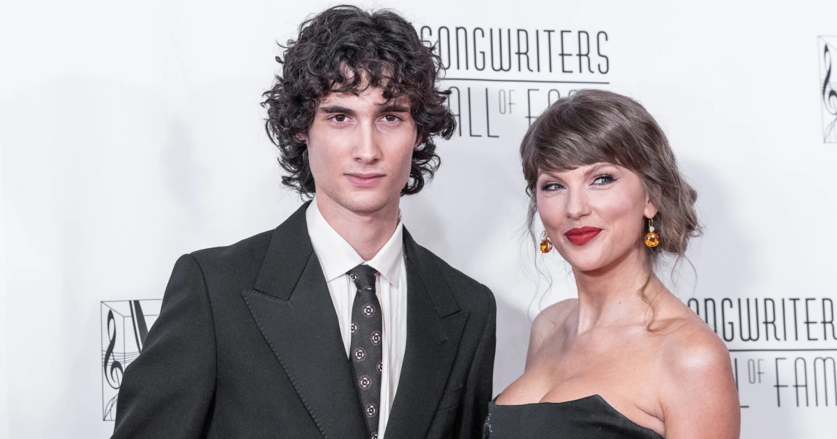 Conselho de Taylor Swift ajuda Sombr a enfrentar críticas online