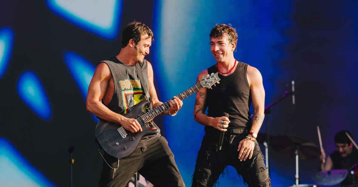Danilo Cutrim sobe ao Palco Sunset com Di Ferrero e apresenta 'Neon'