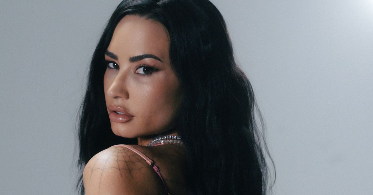 Demi Lovato emociona São Paulo e revisita eras da carreira