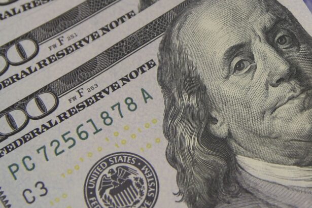 Dólar recua a R$ 5,089; Bolsa atinge maior alta desde maio
