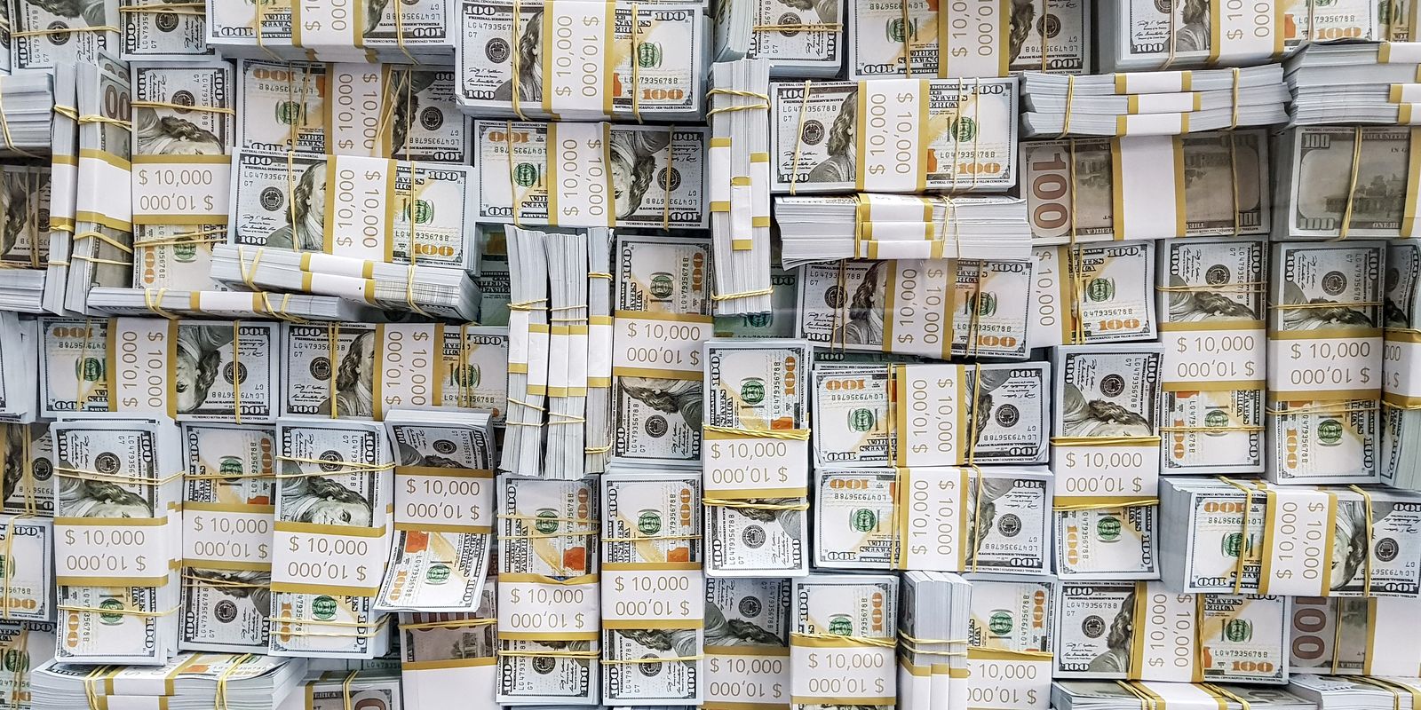 Dólar sobe e se aproxima de R$5,20; Bolsa recua enquanto petróleo avança