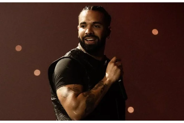 Drake surpreende em Houston e canta 'One Dance' com Karol G