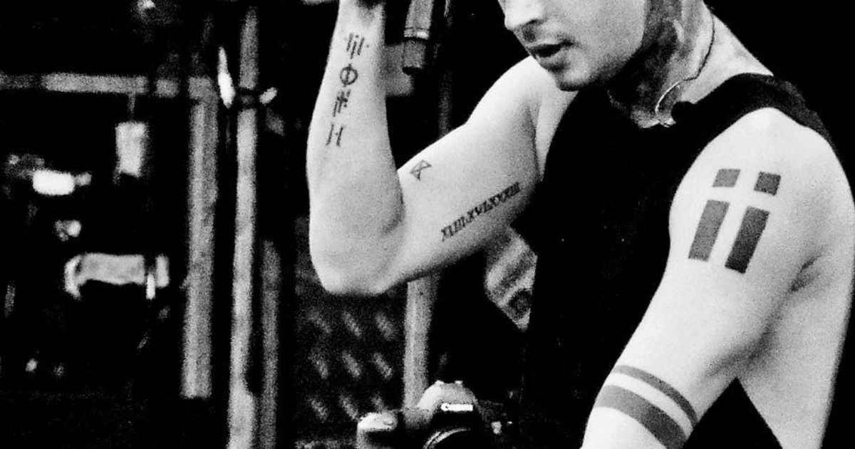 Entenda as tatuagens de Tyler Joseph antes do show no Rock in Rio