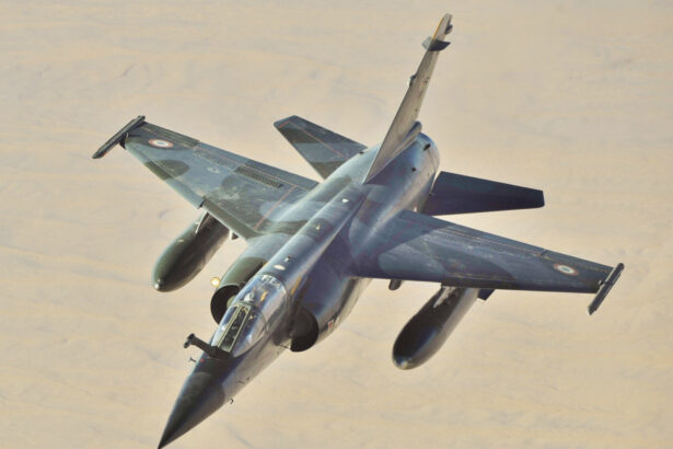 F-4 Phantom grego cai em exibição aérea em Tanagra e causa incêndio
