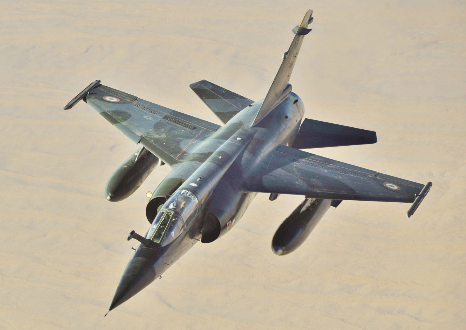 F-4 Phantom grego cai em exibição aérea em Tanagra e causa incêndio