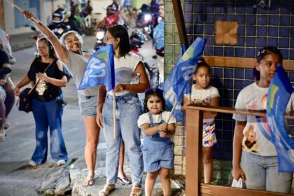 Governador Fábio Mitidieri durante minicarreata no bairro Coroa do Meio, em Aracaju