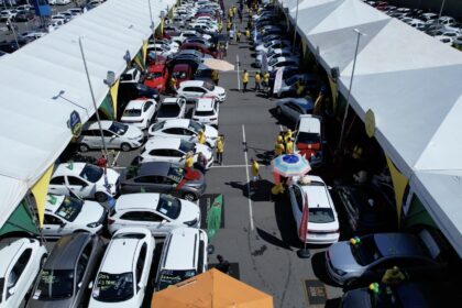 Feirão Gigantes de Sergipe, no estacionamento do Assaí Atacadista, em Aracaju
