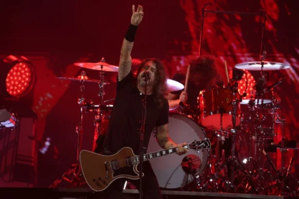 Foo Fighters agitam Rock in Rio com show enérgico e recheado de hits