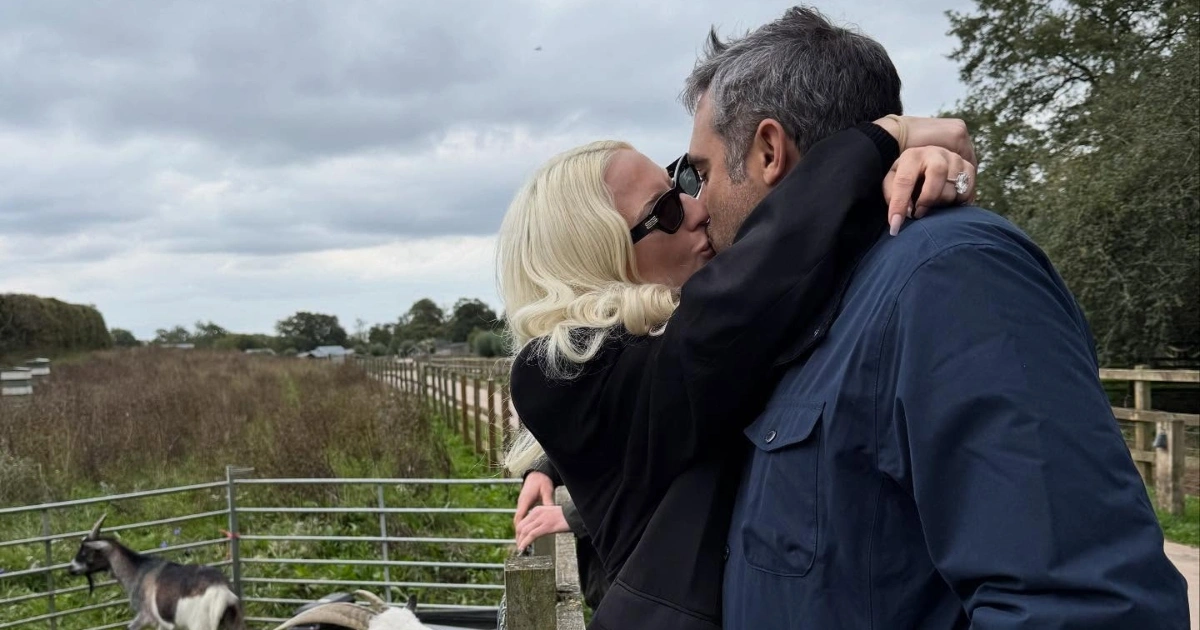 Fotos mostram Lady Gaga e Michael Polansky com bebê; nascimento não confirmado