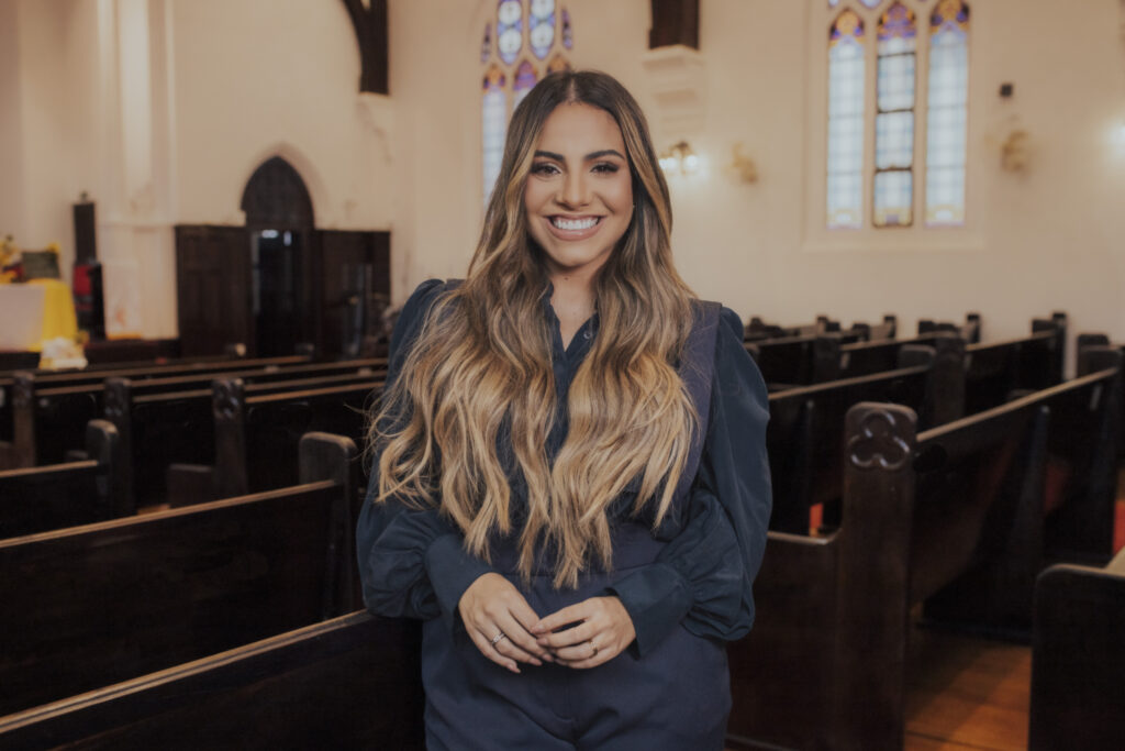 Gabriela Rocha supera 10 milhões e conquista Botão de Diamante no YouTube