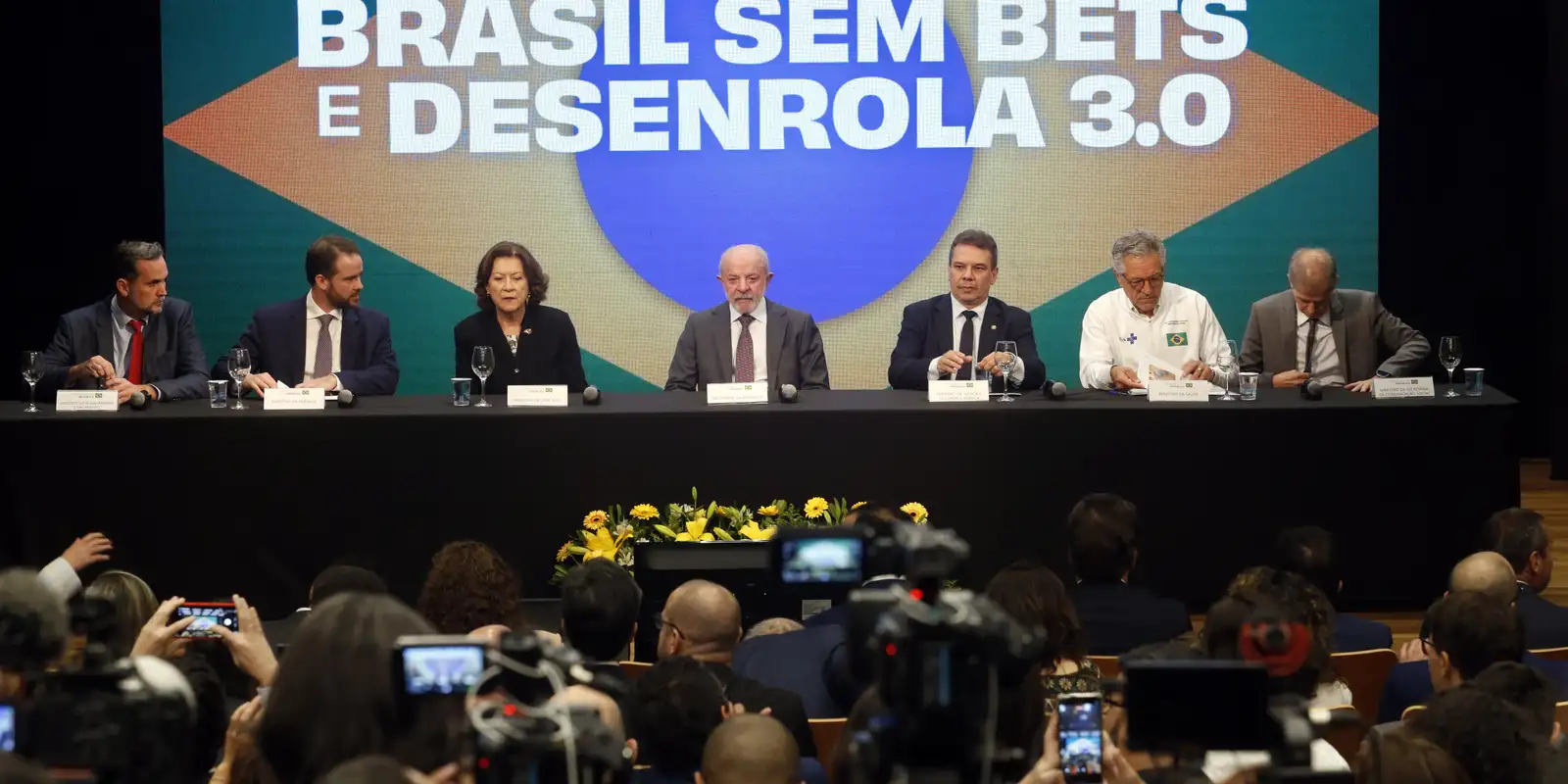 Governo lança Desenrola 3.0 e compra carteiras para aliviar dívidas